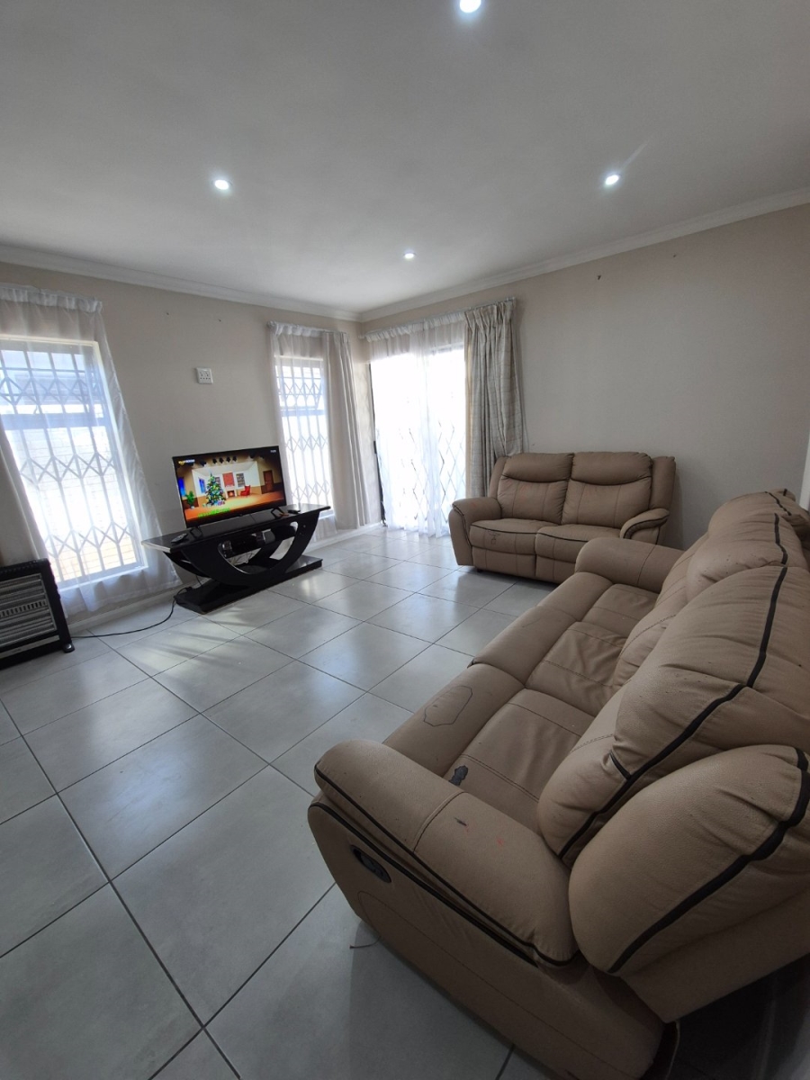 To Let 3 Bedroom Property for Rent in Fairview Eastern Cape